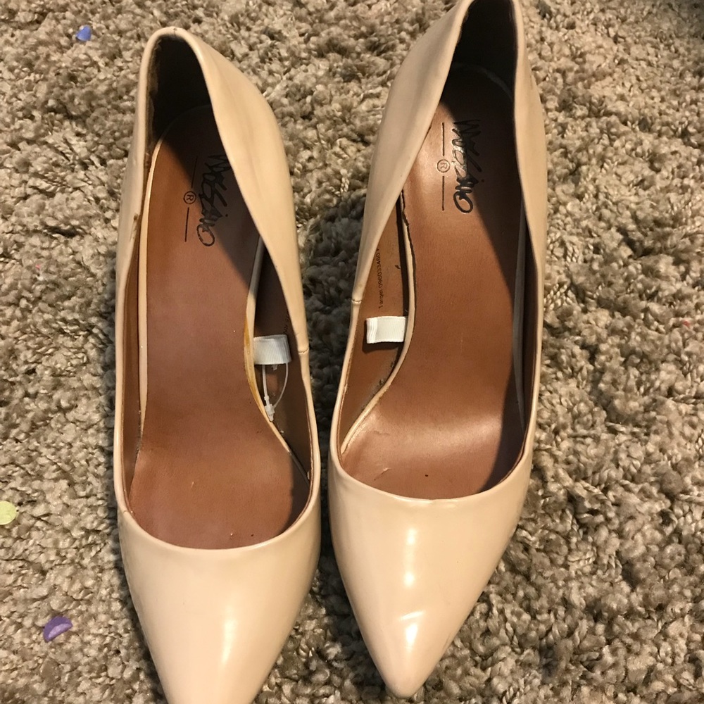 Heels - Picture 2 of 5